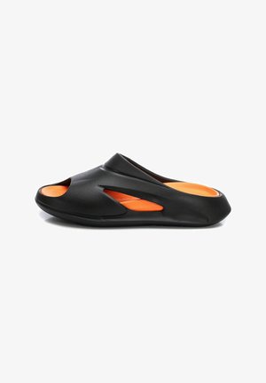 XTI, FLIP FLOPS - Chanclas de baño - black