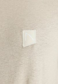 Unausgewählt, beige