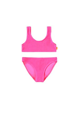 Rosa ribbesert bikini sett, med en scoop-neck crop top med tykke stropper og klassiske lavt sittende undertøy. Glatt tekstur med minimale detaljer.