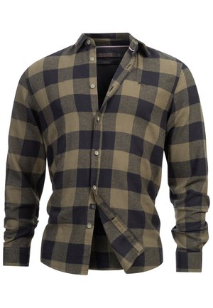 Chemise à manches longues à carreaux brun et bleu marine, fabriquée dans un tissu au toucher doux ; elle possède des boutons et un col.