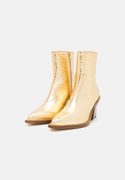 zadig et voltaire cara boots