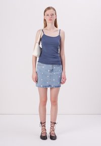 Thumbnail Image 2
