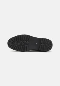 Zign LEATHER - Suvarstomi - black