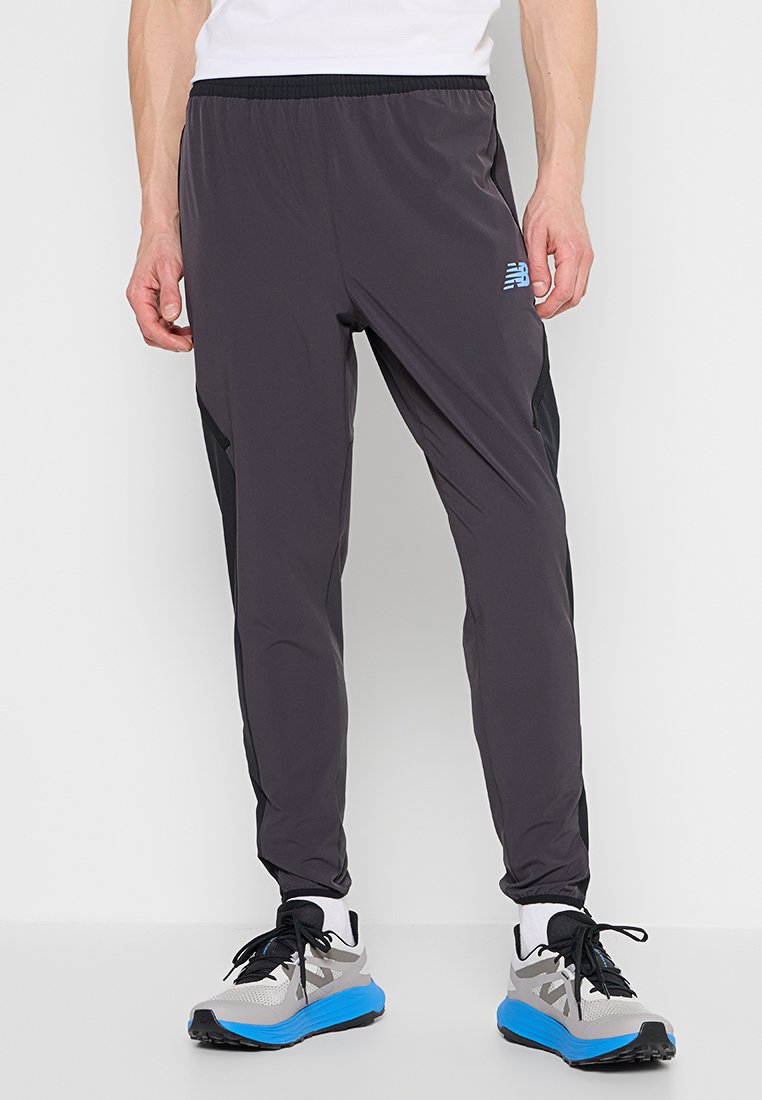 New Balance Trainingsbroek zwart New Balance Trainingsbroek zwart