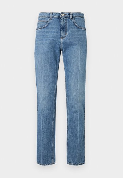 Jeans negre dreaptă, cu talie înaltă, cu nasture frontal, fermoar, bucle pentru curea și un design cu cinci buzunare, pe un fundal alb.