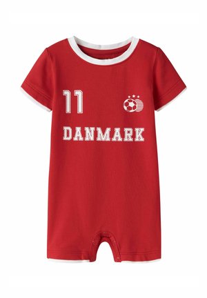 Czerwony niemowlęcy kombinezon z krótkim rękawem i białym obszyciem, numer 11, piłka nożna z gwiazdkami i tekst "DANMARK" z przodu.