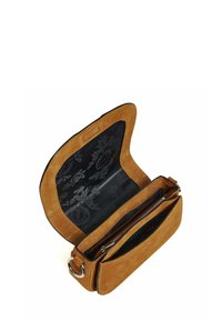 Borsa a tracolla in suede marrone chiaro con patta magnetica, dotata di una fodera a fantasia floreale scura, due scomparti e un accento in anello argentato.