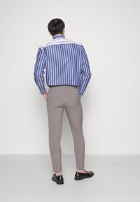 Lindbergh - SLIM FIT CLUB PANTS - Chino kalhoty - sand melange Miniatura obrázku 1