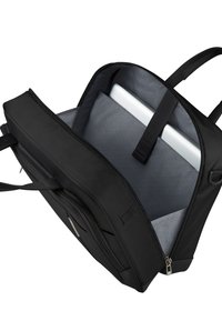 Schwarze Laptoptasche mit strukturiertem Äußeren, einem geräumigen Innenfach mit grauem Innenfutter und einem gepolsterten Tragegurt für sicheres Tragen.