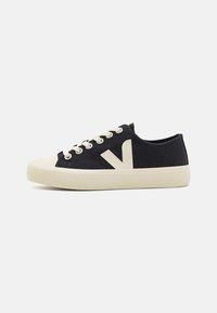 WATA II - Sportbačiai - black/pierre