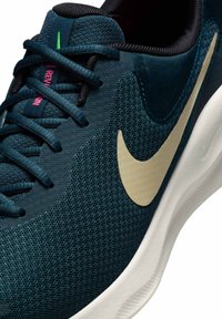 Nike Performance REVOLUTION 7 - Scarpe da corsa su strada - armoury navy green strike hyper pink desert khaki