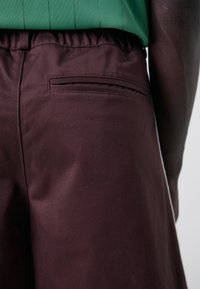 adidas Originals Shorts - shadow brown