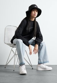 Nike Sportswear CREW - Sudadera - black/metallic silver