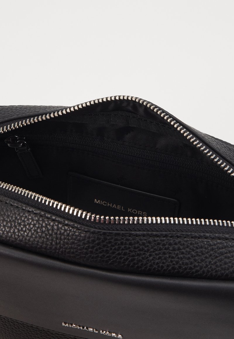 Michael Kors UTILITY XBODY - Borsa A Tracolla - Black/nero - Foto 6