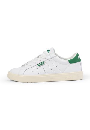 Sneaker bianche con accenti verdi, design perforato, suola piatta e logo FILA. Realizzate in materiale sintetico liscio, con chiusura a lacci.