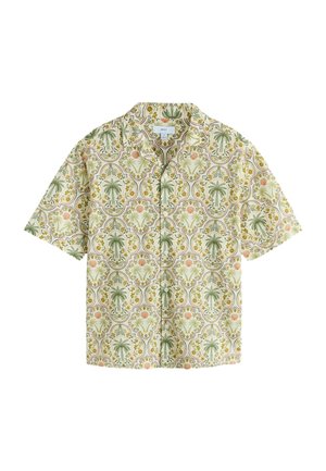 Cămașă cu mâneci scurte, de culoare galben deschis, cu model floral și palmieri în culori verde, oranj și roz. Închidere cu nasturi în față și design casual.
