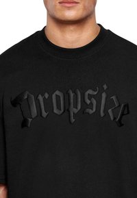 Dropsize HEAVY LOGO PUFFER  - Camiseta estampada - black