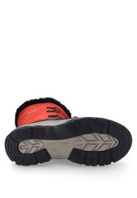 Rote, wasserdichte Stiefel mit Kunstfellbesatz, strukturiertem Gummisohle und schwarzen Akzenten. Ausgestattet mit horizontalen Schnürsenkeln und robuster Bauweise.