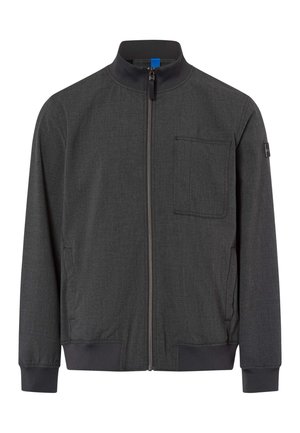 Dunkelgraue Zip-Jacke mit hohem Kragen, Brusttasche, Seitentaschen, gerippten Bündchen und Saum, auf einem weißen Hintergrund dargestellt.