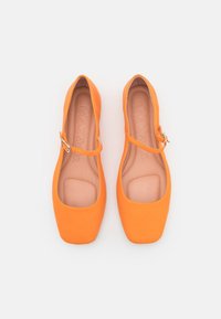 MAX&Co. Bailarinas con hebilla - orange