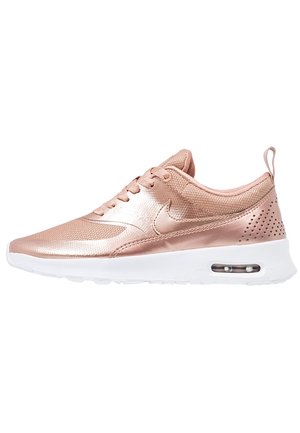 AIR MAX THEA - Baskets basses - metallic red bronze/white