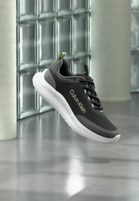 Δεν επιλέχθηκε, black/granite gray/white/green
