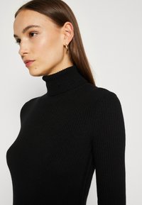Marc O'Polo DENIM TURTLE NECK SWEATER STRUCUTRE FITTED - Pulover - black
