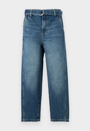 Blaue Jeans mit hoher Taille, weitem Bein und einem Gürtelschlaufen mit einem Metallring. Verfügt über Ausbleichungen und sanfte Knitterungen im Stoff.