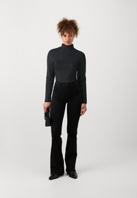 Even&Odd Petite Langarmshirt - black