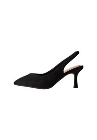 Czarne buty na obcasie typu slingshot z wysmuklonym noskiem, wykonane z miękkiego zamszowego materiału; posiadają średni obcas i otwarty tył.