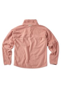 Rosa Fleece-Pullover mit hohem Kragen und langen Ärmeln. Weiche Textur, Nahtdetails über den Rücken und ein kleines Etikett am Hals.