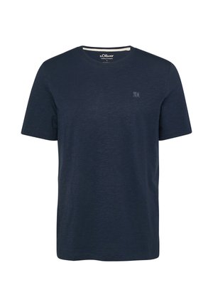 Marineblauw T-shirt met korte mouwen en ronde hals, met een subtiel logo op de linkerborst en een s.Oliver merklabel aan de binnenkant van de kraag.