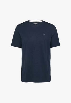 Marineblauw T-shirt met korte mouwen en ronde hals, met een subtiel logo op de linkerborst en een s.Oliver merklabel aan de binnenkant van de kraag.