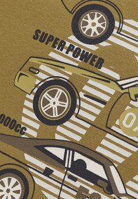 Graphic T-shirt featuring printed cars in brown and beige on a green background, with text “SUPER POWER” and "5000cc" in bold font.