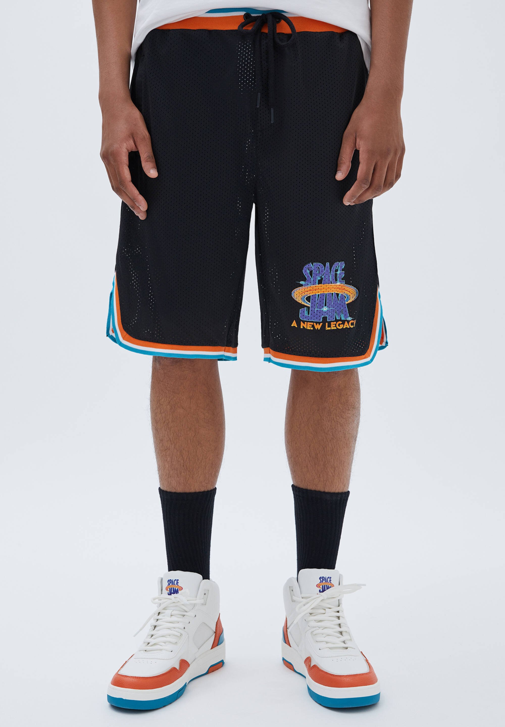 PULL\u0026BEAR BASKETBALL SPACE JAM - Korte broeken - mottled black/gemêleerd  zwart - Zalando.nl