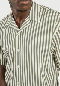 Redefined Rebel HOWIE SHIRT - Camicia - beetle