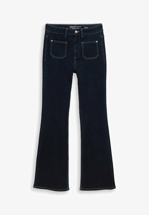 Jeans évasés en denim bleu foncé avec poches avant, fermeture par bouton et coutures contrastantes, disposés à plat sur un fond blanc.