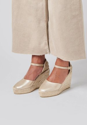 BARI - Platform sandals - platinum suede