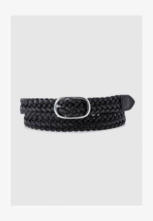 Ceinture en cuir tressé noir avec une boucle ovale en argent et un embout lisse. La texture est tissée avec un design plat pour plus de flexibilité.