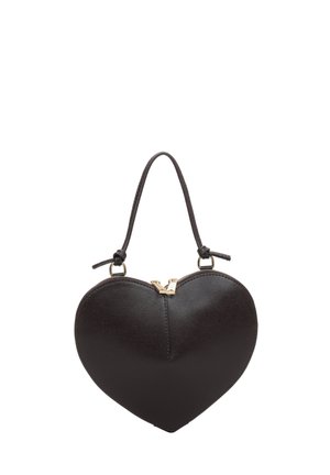 Zwarte handtas in de vorm van een hart, gemaakt van gestructureerd materiaal, voorzien van een bovenritssluiting en een korte hengsel met knoopaccenten.