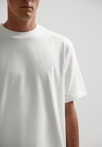 Dstrezzed Basic póló - white