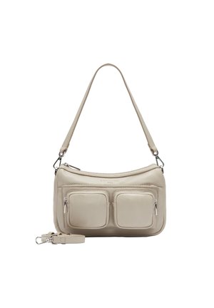 Beige Lederhandtasche mit zwei vorderen Reißverschlusstaschen, einer geschwungenen Oberseite, einem verstellbaren Tragegurt und silberfarbener Hardware. Glatte Textur.