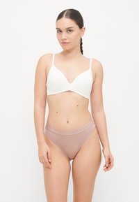 Organic Basics SOFT TOUCH THONG - Tango nohavičky - dusty rose