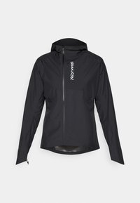Chaqueta ligera negra con cierre de cremallera, capucha y puños elásticos, con un logo en el lado izquierdo y tejido suave y resistente al agua.