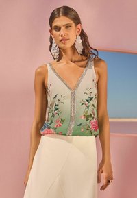 Love & Roses PETITE FIT - V-NECK EMBELLISHED FLORAL TRIM - Palaidinė - green