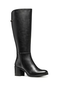 Stivale in pelle nera alto fino al ginocchio con una texture liscia, forma affusolata e tacco a blocco. Presenta un piccolo dettaglio dorato vicino alla parte superiore.