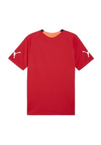 Camiseta deportiva roja de manga corta, cuello redondeado, cuello interior naranja y detalles de logo blanco en ambas mangas. Textura suave, tela ligera.