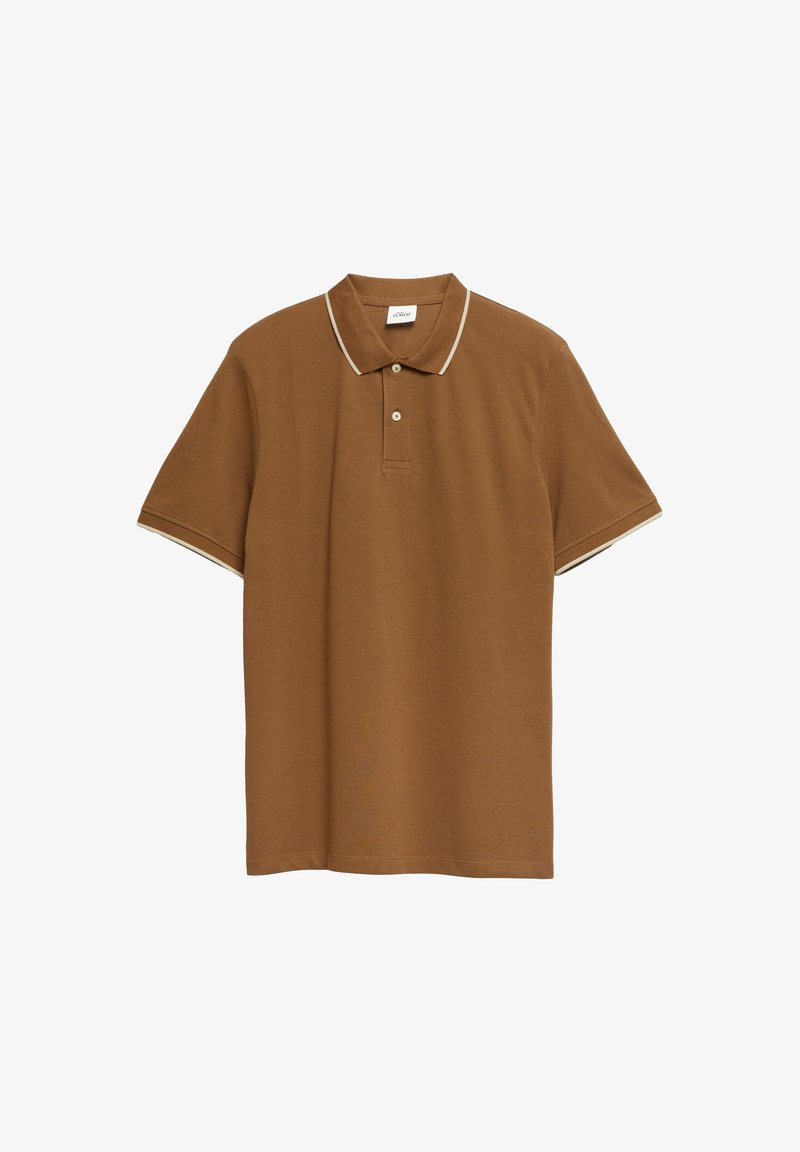 Polo marron à manches courtes avec deux boutons et bordure blanche sur le col et les bords des manches, posé à plat sur fond blanc.
