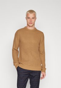 Jack & Jones JJSTANDFORD CREW NECK - Jersey de punto - otter