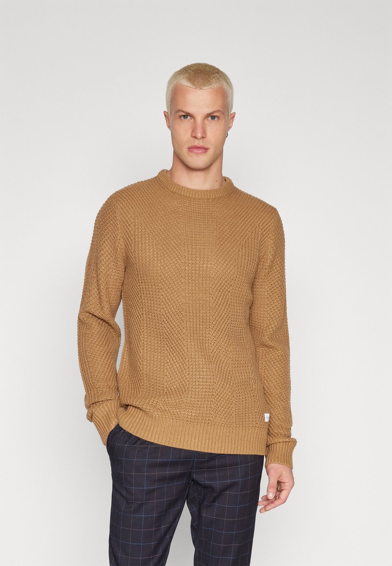 Jack & Jones JJSTANDFORD CREW NECK - Jersey de punto - otter